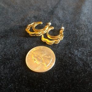 Gold split scalloped crescent hoops